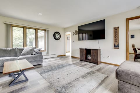 Lakefront Home W/Dock Near Fond Du Lac House in Lake Winnebago