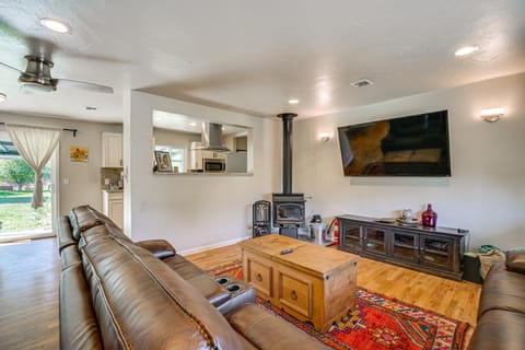 Walk to Rogue X: Medford Family Home w/ Large Yard House in Medford