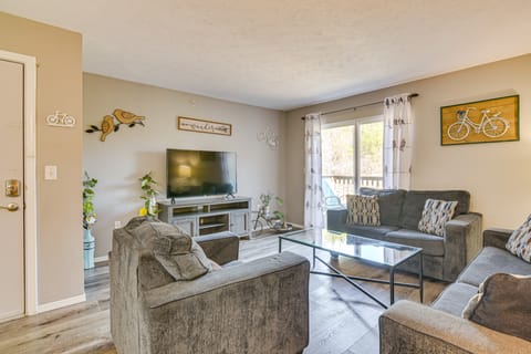 ‘Whimsy on the Hillside!' Family Condo in Branson Apartment in Branson