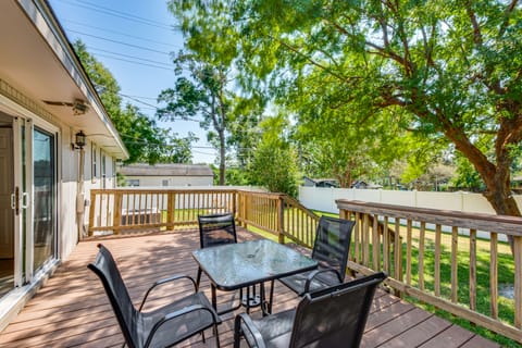 Walk to Campus, FSU Photo Wall: Inviting Retreat! House in Tallahassee