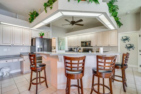 Boat Dock & Patio: Cape Coral Home 6 Mi to Beach! House in Cape Coral