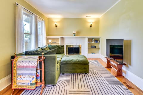 6 Mi to Dtwn: Pet-Friendly Home in Portland! House in Portland