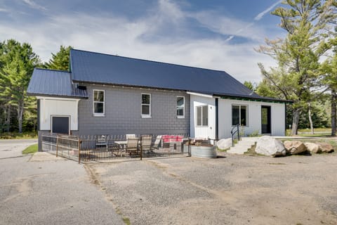 'The Townhall' Northwoods Retreat w/ Large Patio! House in Wisconsin