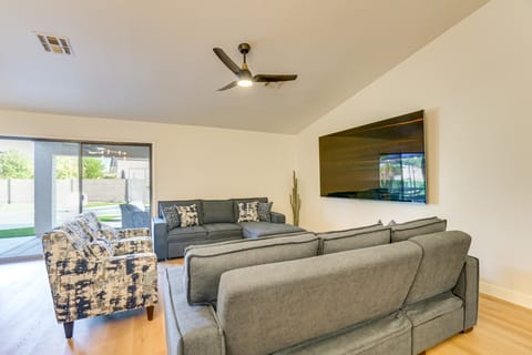 Putting Green & Pool! Peoria Home Near Sports House in Sun City