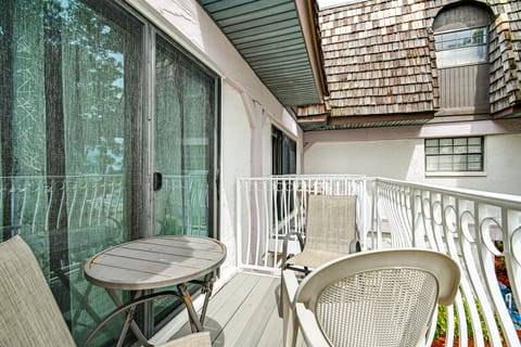 Steps to Sand: Condo w/ Pool Access in Cocoa Beach Apartment in Cocoa Beach