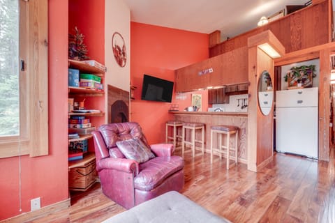 Ski-In/Ski-Out Northstar Condo w/ Gondola View Apartment in Northstar Drive