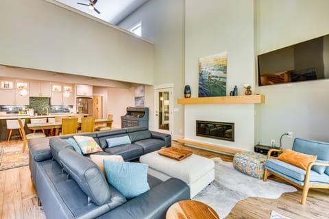 Waterfront Home on Lake Hartwell w/ Dock Access House in Reed Creek