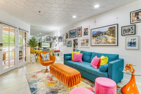 Stroll to Dtwn, Pools & Tennis: Palm Springs Condo Apartment in Palm Springs