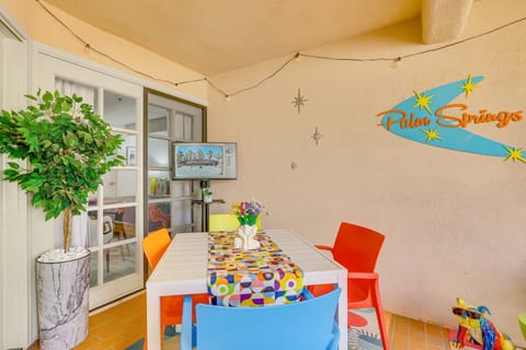 Stroll to Dtwn, Pools & Tennis: Palm Springs Condo Apartment in Palm Springs