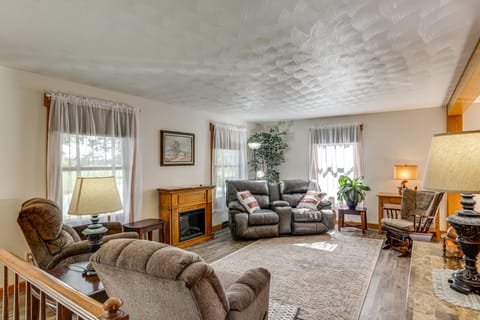 Fish, Unplug & Unwind! Countryside Plymouth Home House in Ohio