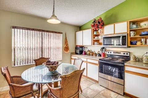 5 Mi to Beaches: Family Getaway in Palm Coast! House in Palm Coast