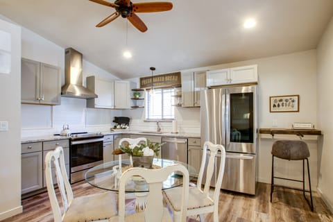 1 Mi to Dtwn CDA: Pet-Friendly Home w/ Patio! House in Coeur dAlene