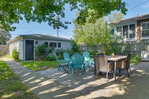 Classic Forest Park Foursquare < 1 Mi to Blue Line House in Forest Park