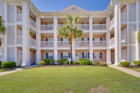 Steps to Pool + Golf! Family Myrtle Beach Retreat Apartment in Carolina Forest