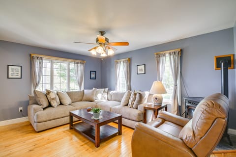 New Milford Home: 29 Mi to Lime Rock Park! House in Washington