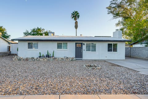 Easy Walk to Dtwn Gilbert, Family-Friendly Oasis! House in Gilbert