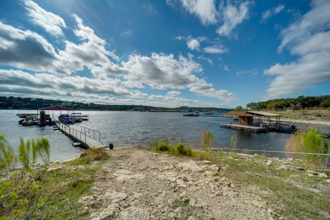 Walk to Lake Travis: Austin Tiny Home w/ Hot Tub! Apartment in Lake Travis