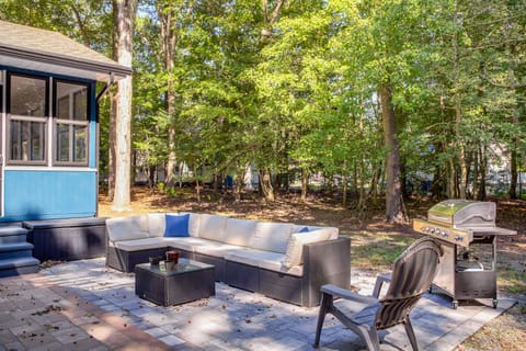 < 3 Mi to Bethany Beach! Wooded Retreat w/ Yard House in Ocean View