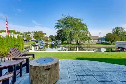 Sleek Getaway on Lake Wawasee w/ Private Dock! House in Indiana