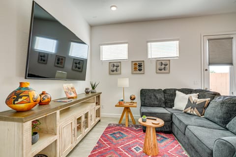 Mtn Views & Private Hot Tub: Buckeye Getaway House in Goodyear