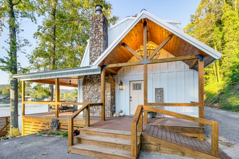 < 1 Mi to Boat Launch: Home w/ Dock in Scottsboro House in Alabama