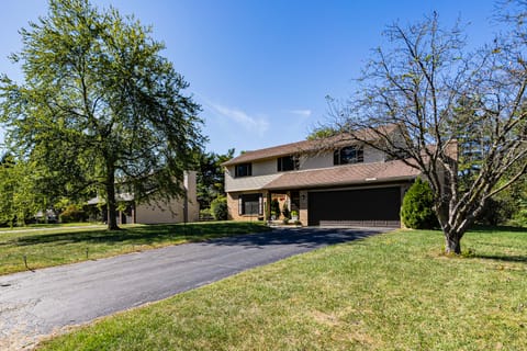 Shop, Golf & Explore: Home 14 Mi to Columbus! House in Pickerington