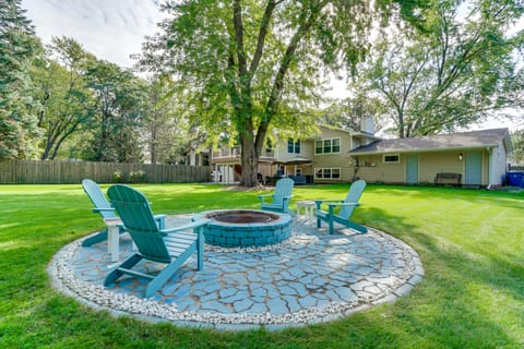 1 Mi to White Bear Lake & Dtwn: Twin Cities Escape Apartment in White Bear Lake