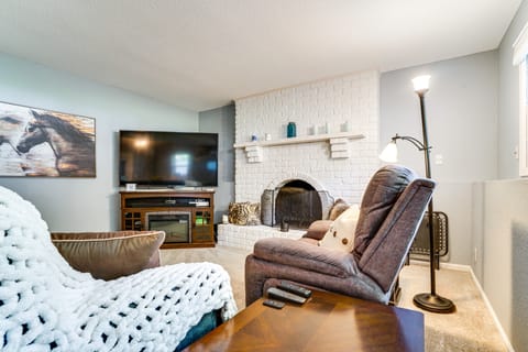 1 Mi to White Bear Lake & Dtwn: Twin Cities Escape Apartment in White Bear Lake