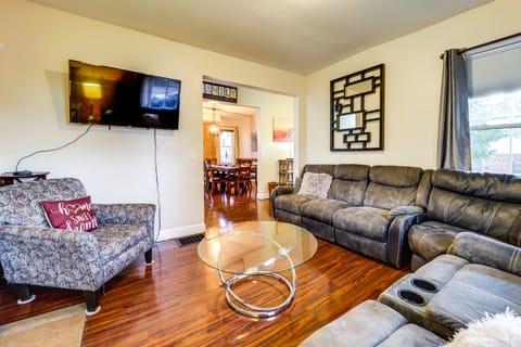 Walk to University of Cincinnati: Historic Home! House in Cincinnati