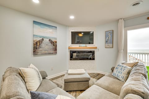 Poolside Fun + Oceanfront Bliss: Kure Beach Haven! Apartment in Kure Beach