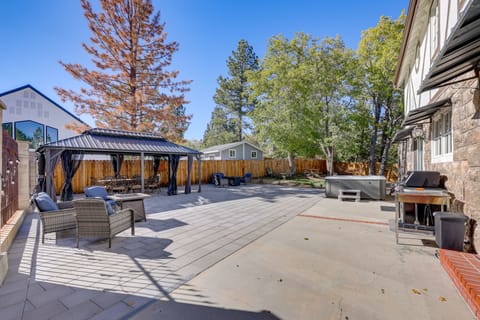 Beautiful Lake-View House: Walk to Lake + Village! House in Big Bear