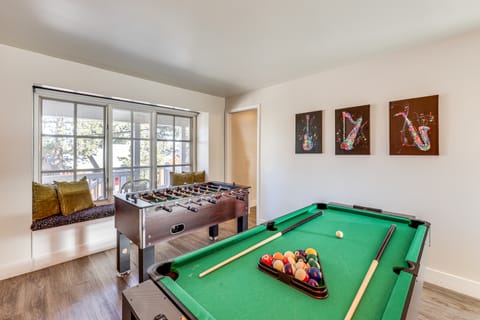 Beautiful Lake-View House: Walk to Lake + Village! House in Big Bear