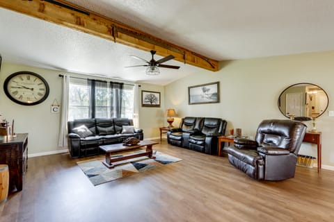 1 Mi to Shops & Cafes: Updated Cassville Home! House in Ozark Mountains