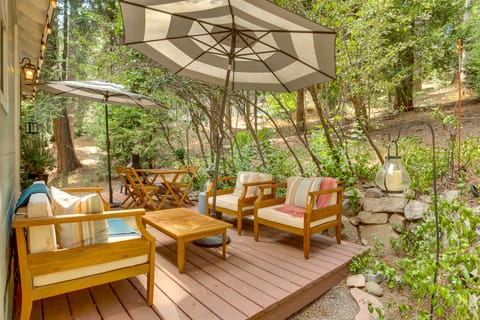Hike, Ski, Relax: Mtn Getaway in Lake Arrowhead House in Lake Arrowhead