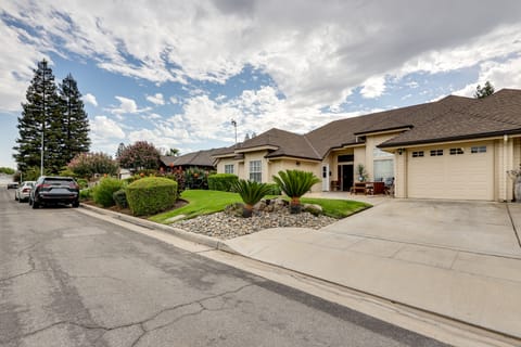 Golf, Hike, Explore: Apt 9 Mi to Dtwn Fresno! Apartment in Fresno