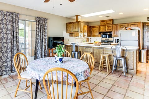 Hiking Nearby! Mountain-View Home Outside ABQ House in Bernalillo County