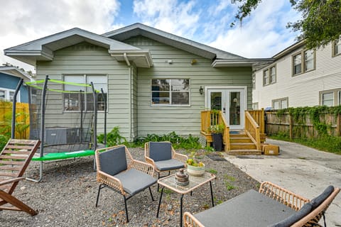 2 Mi to Ybor City: Eclectic Tampa Charmer! House in Tampa