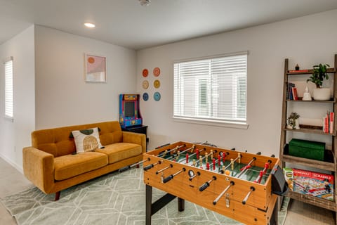 Great for Families! Newly Built Home in Aurora House in Commerce City