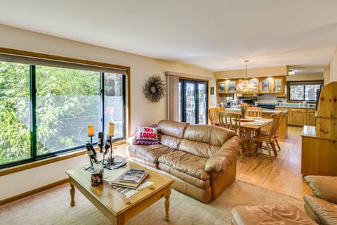 Large Family Duplex w/ Grill, Near Beaver Creek Apartment in Avon