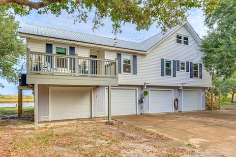 Steps to Gulf: Bayside Dauphin Island Home w/ Dock House in Dauphin Island