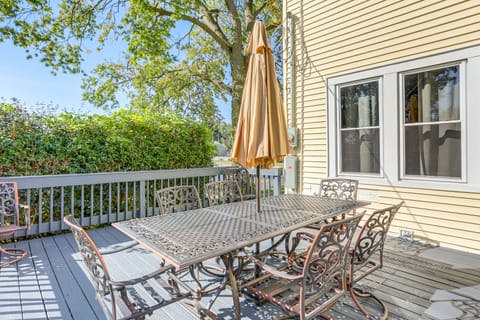 Walk to Port Clinton Lighthouse: Home w/ Deck! House in Port Clinton