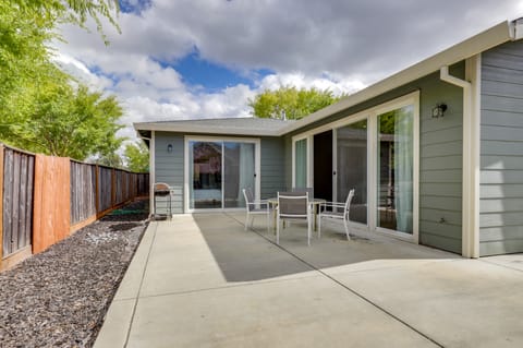 Quiet & Convenient! Santa Rosa Family Home w/ Yard House in Santa Rosa