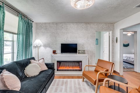 Little Cove Cottage! Walk to Dtwn Panama City Apartment in Highway 30A Florida Beach