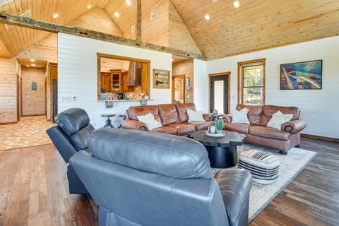 Upscale A-Frame Escape w/ Lake Access in Quinton! House in Longtown
