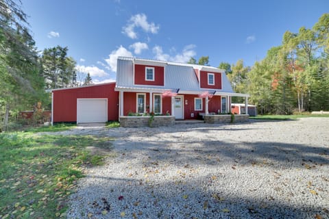 Pet Friendly Chub Creek Cabin: Hunt, Hike & Fish! House in Michigan