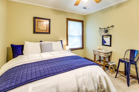 Lake Guntersville Hideaway! Home on Over 2 Acres House in Scottsboro