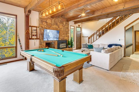 Luxury Home w/ Hot Tub & Mtn Views in Angel Fire! House in Angel Fire