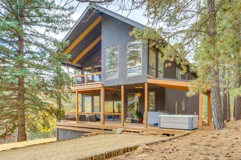 Luxury Home w/ Hot Tub & Mtn Views in Angel Fire! House in Angel Fire