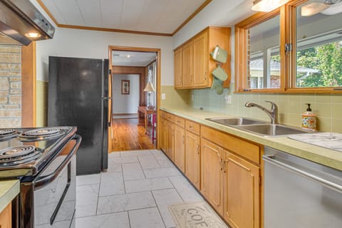 Private Yard & Grill: Retreat Near Norfolk Lake! House in Norfork Lake