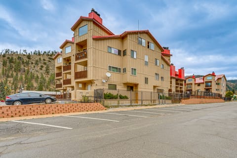 Ski-In/Ski-Out Main Street Condo: Newly Renovated Apartment in Red River